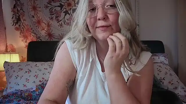 Snapshot of Daisyxoxo_ chatting on 06-13-26, 09:07 Daisyxoxo online show from 06-13-26, 09:07