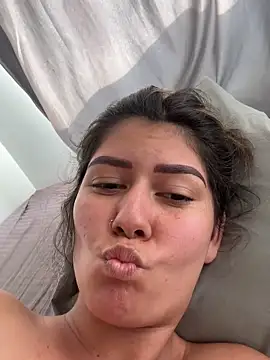 miss silvia online show from 10-27-25, 08:35