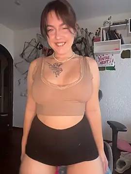 Snapshot of MikssMolly chatting on 11-28-25, 04:04 MikssMolly online show from 11-28-25, 04:04