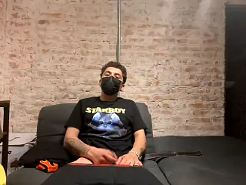 Molly Erik online show from 04-26-26, 10:35