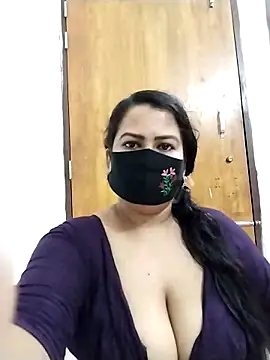 Snapshot of Anamika-38 chatting on 11-04-25, 12:37 Anamika-38 online show from 11-04-25, 12:37