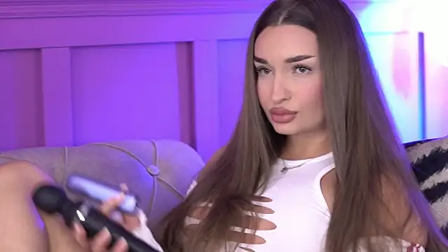 Snapshot of MillaSerene chatting on 10-05-25, 08:12 MillaSerene online show from 10-05-25, 08:12