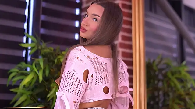 Snapshot of MillaSerene chatting on 10-11-25, 06:12 MillaSerene online show from 10-11-25, 06:12