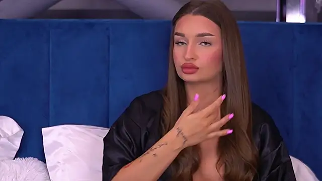 Snapshot of MillaSerene chatting on 10-24-25, 04:31 MillaSerene online show from 10-24-25, 04:31