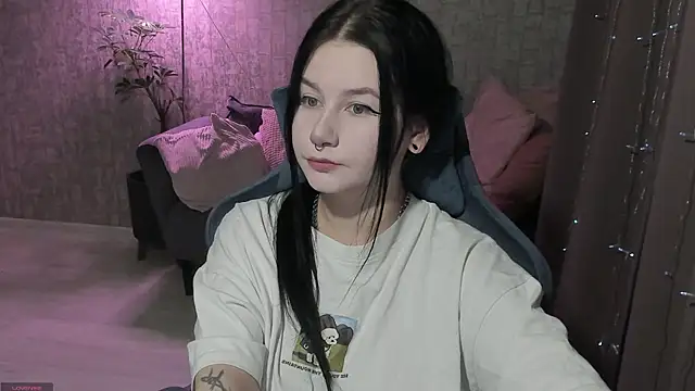 AlinaGreeeen online show from 10-06-25, 02:31
