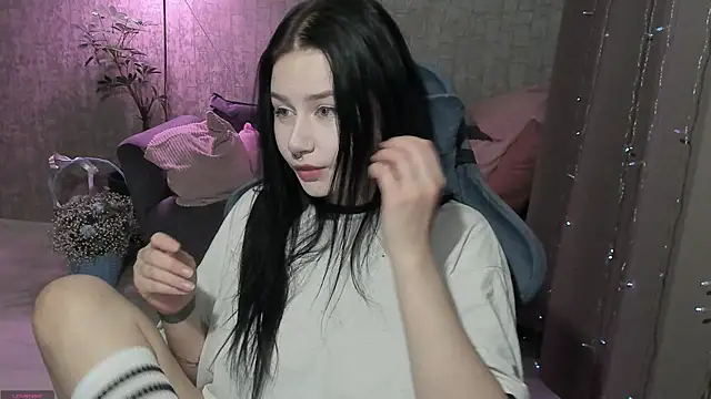 AlinaGreeeen online show from 10-08-25, 03:48