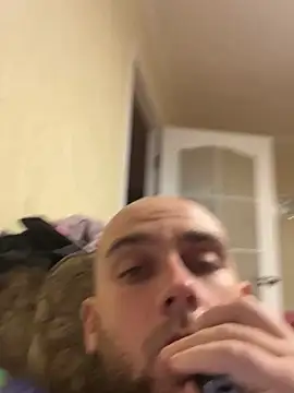 Snapshot of LuckyGirlfriends chatting on 10-02-25, 05:31 LuckyGirlfriends online show from 10-02-25, 05:31