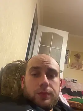 Snapshot of LuckyGirlfriends chatting on 10-18-25, 08:20 LuckyGirlfriends online show from 10-18-25, 08:20