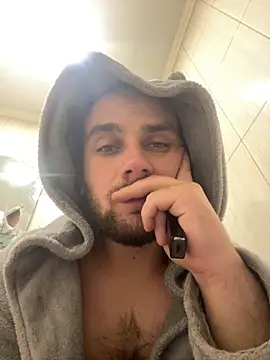 Snapshot of LuckyGirlfriends chatting on 11-02-25, 04:42 LuckyGirlfriends online show from 11-02-25, 04:42