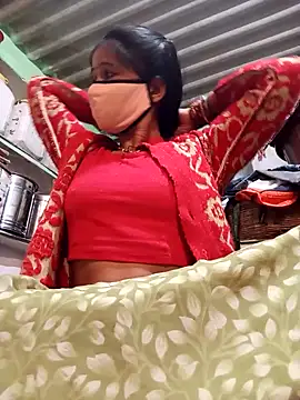 Snapshot of MISS_LOVE_001 chatting on 11-17-25, 05:41 MISS LOVE 001 online show from 11-17-25, 05:41