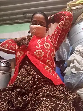 Snapshot of MISS_LOVE_001 chatting on 12-14-25, 04:34 MISS LOVE 001 online show from 12-14-25, 04:34