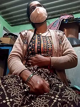 Snapshot of MISS_LOVE_001 chatting on 12-18-25, 06:14 MISS LOVE 001 online show from 12-18-25, 06:14