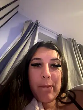 Snapshot of Amelianunnxx chatting on 10-24-25, 08:27 Amelianunnxx online show from 10-24-25, 08:27