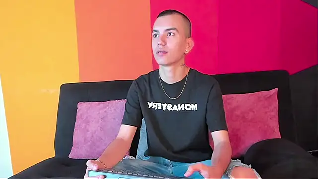 RowanCley online show from 09-09-25, 11:54