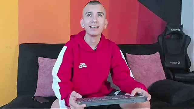 RowanCley online show from 09-11-25, 12:05