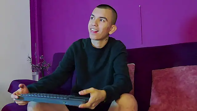 RowanCley online show from 09-16-25, 12:17