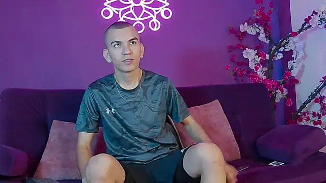 RowanCley online show from 09-19-25, 12:06