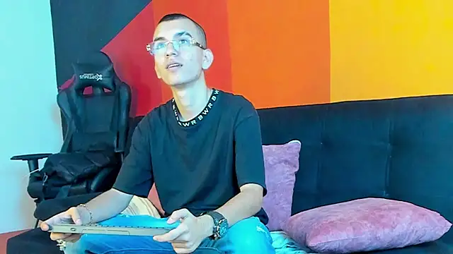 RowanCley online show from 09-23-25, 02:09