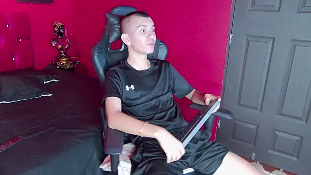 RowanCley online show from 10-01-25, 12:11