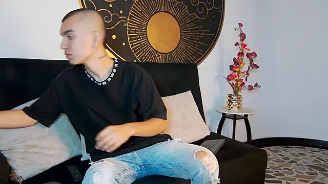 RowanCley online show from 10-09-25, 12:14