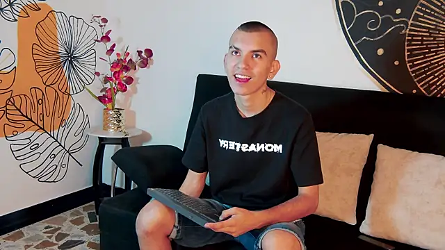 RowanCley online show from 10-10-25, 12:15