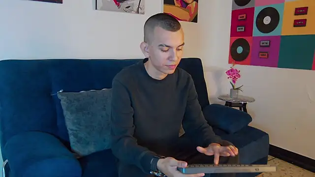 RowanCley online show from 10-17-25, 02:41