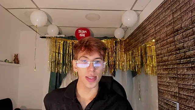 Snapshot of Angelicious_Boy chatting on 09-19-25, 03:41 Angelicious Boy online show from 09-19-25, 03:41