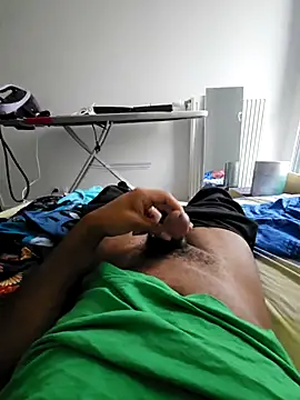 Snapshot of Syto772 chatting on 12-14-25, 02:00 Syto772 online show from 12-14-25, 02:00