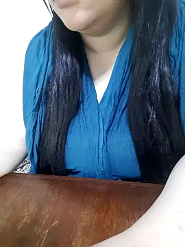 Snapshot of Madam-bezoul- chatting on 09-27-25, 07:13 Madam-bezoul- online show from 09-27-25, 07:13