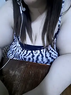 Snapshot of Madam-bezoul- chatting on 11-24-25, 07:46 Madam-bezoul- online show from 11-24-25, 07:46