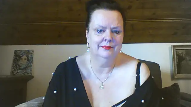 Snapshot of TiffanyMature chatting on 04-20-26, 08:17 TiffanyMature online show from 04-20-26, 08:17