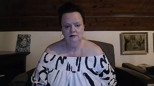 Snapshot of TiffanyMature chatting on 05-21-26, 07:04 TiffanyMature online show from 05-21-26, 07:04