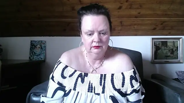 Snapshot of TiffanyMature chatting on 05-24-26, 03:06 TiffanyMature online show from 05-24-26, 03:06