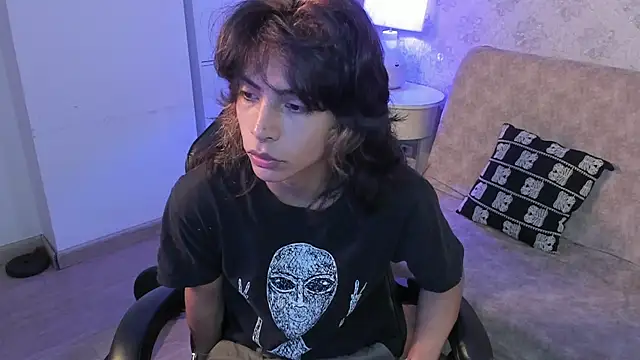 Snapshot of Dereck_Manson chatting on 10-05-25, 11:41 Dereck Manson online show from 10-05-25, 11:41