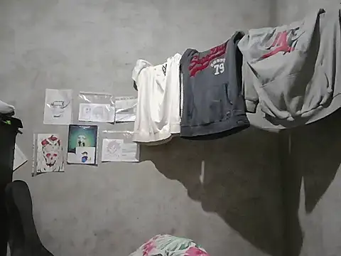 dirty model online show from 04-13-26, 09:42