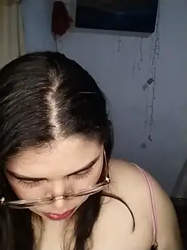 Snapshot of Diamily chatting on 05-17-26, 03:59 Diamily online show from 05-17-26, 03:59