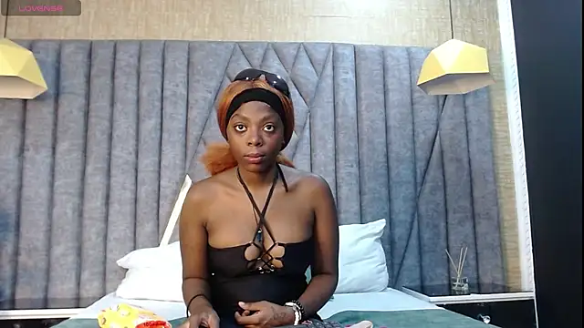 OliviaGarciaa online show from 09-11-25, 03:50