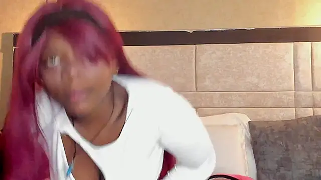 OliviaGarciaa online show from 11-18-25, 07:51