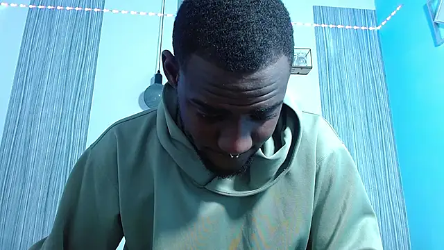 eebony stallion online show from 10-23-25, 03:17