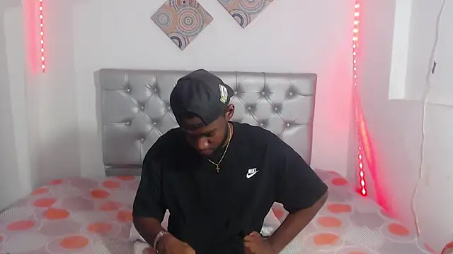 eebony stallion online show from 12-04-25, 06:49