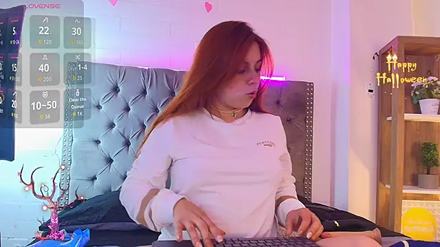 Aliice Reed online show from 10-20-25, 01:55