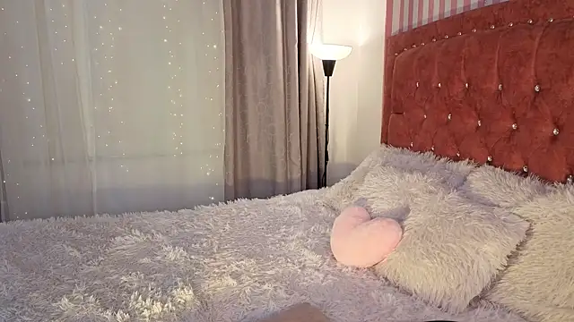 LunaVelvet777 online show from 04-18-26, 07:07