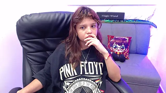 Snapshot of minnie_cake chatting on 09-11-25, 09:04 minnie cake online show from 09-11-25, 09:04
