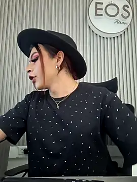 Snapshot of Lilith_Zamara chatting on 10-30-25, 09:04 Lilith Zamara online show from 10-30-25, 09:04