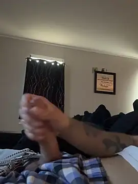 Snapshot of OscarBrow chatting on 10-18-25, 07:25 OscarBrow online show from 10-18-25, 07:25