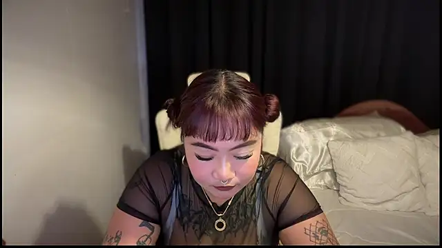 Snapshot of _XXXKittyTingles chatting on 11-24-25, 04:45 XXXKittyTingles online show from 11-24-25, 04:45