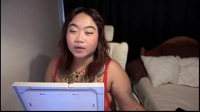 Snapshot of _XXXKittyTingles chatting on 12-16-25, 05:56 XXXKittyTingles online show from 12-16-25, 05:56