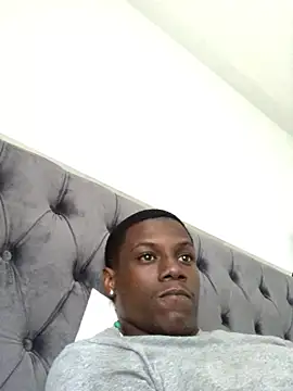 labishyoung25 online show from 10-13-25, 09:37