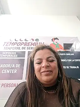 Mia-Glow online show from 11-29-25, 01:14