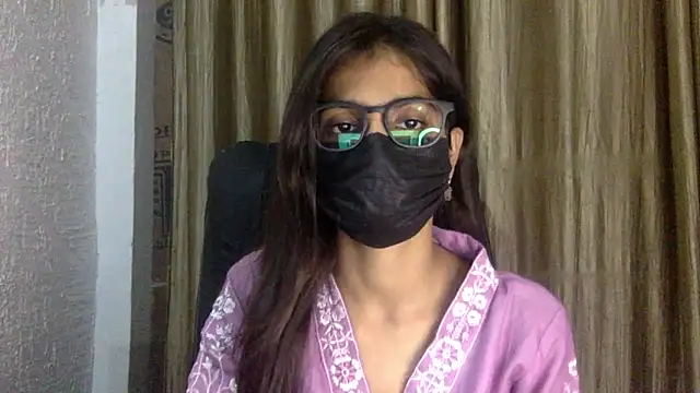 Snapshot of _kamyaa09 chatting on 10-14-25, 09:21 kamyaa09 online show from 10-14-25, 09:21